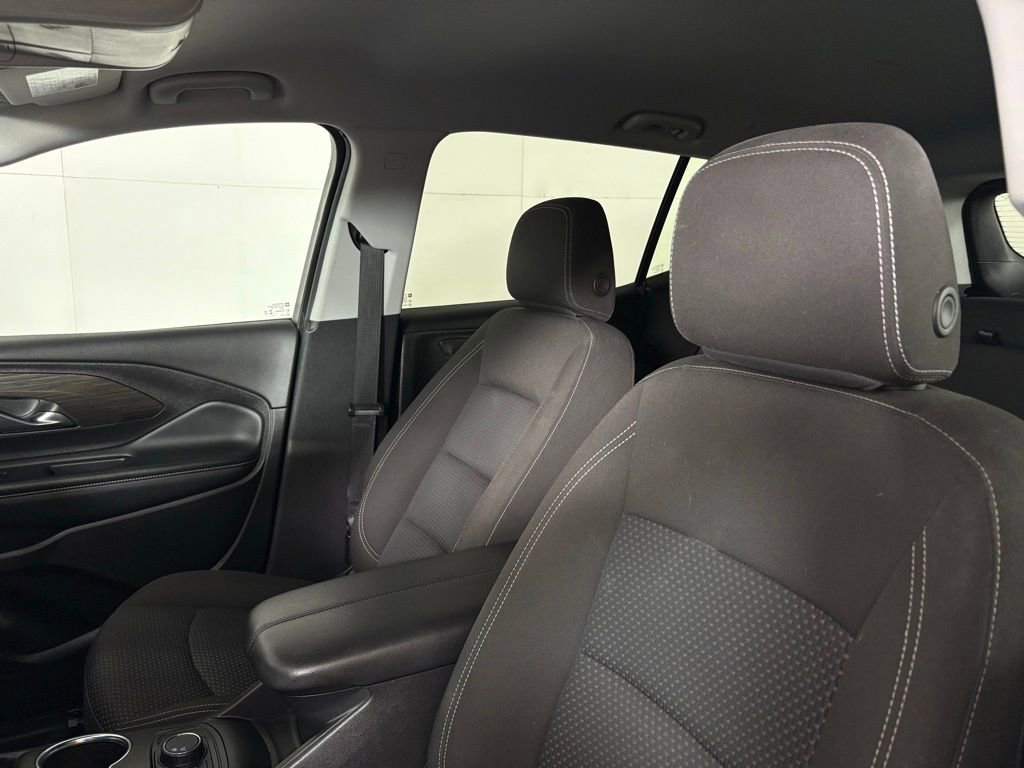 Used 2024 GMC Terrain SLE FWD image 16