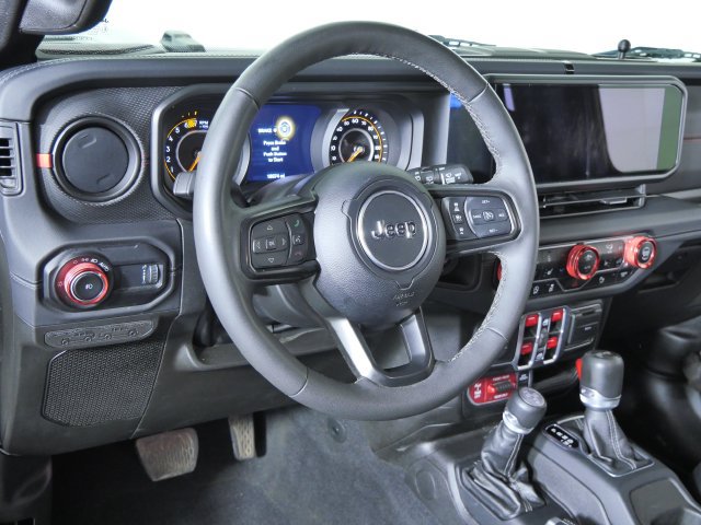 Used 2025 Jeep Wrangler Unlimited Rubicon AWD/4WD image 21