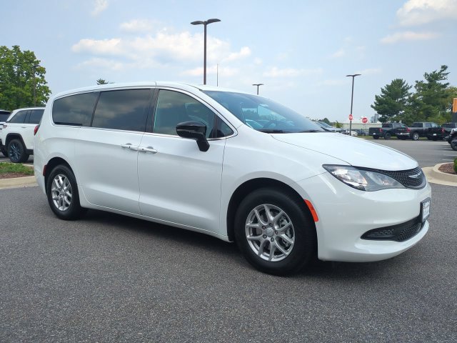 New 2027 Chrysler Pacifica LX FWD image 2