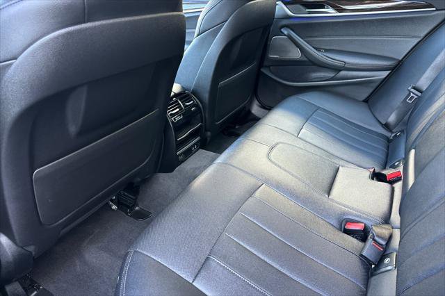 Used 2023 BMW 540i w/ M Sport Package image 11