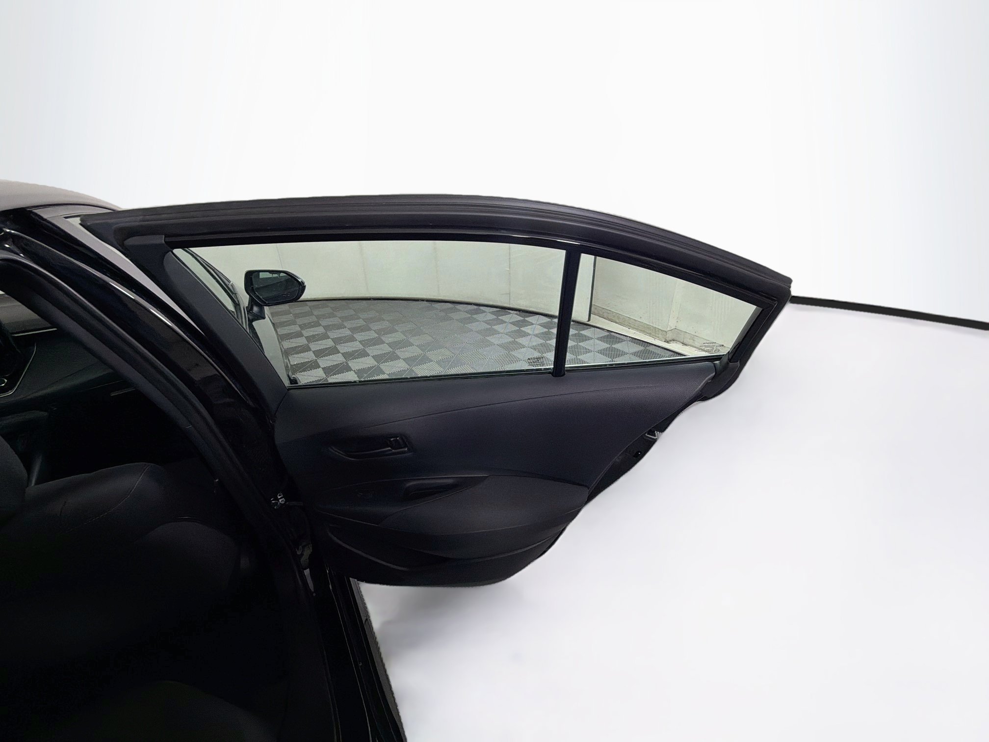 Used 2025 Toyota Corolla LE FWD image 29