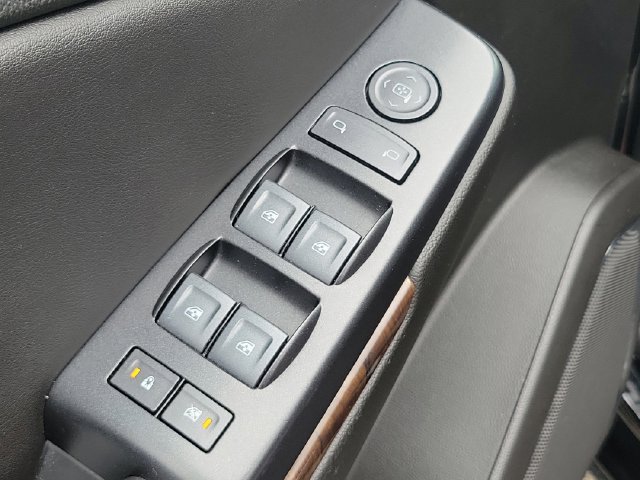Used 2020 Chevrolet Tahoe LS w/ Enhanced Driver Alert Package AWD/4WD image 14