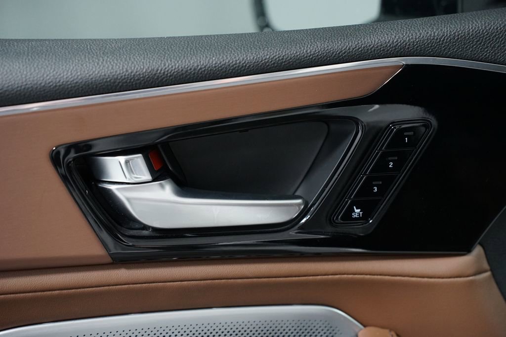 Used 2025 Acura MDX w/ Technology Package image 31