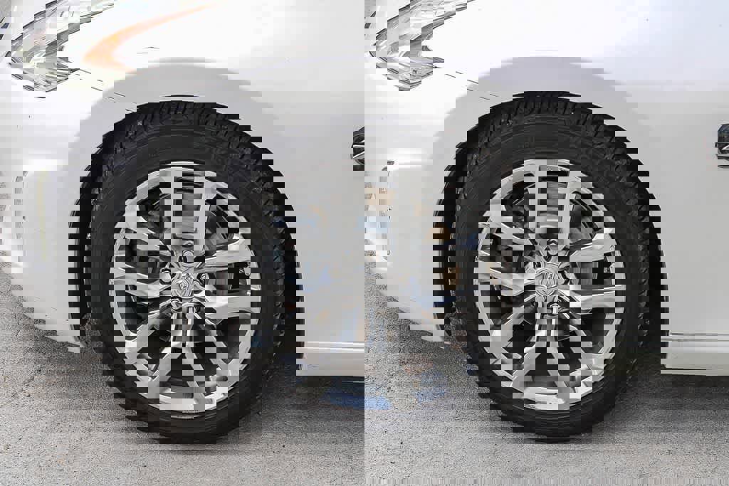 Used 2014 Nissan 370Z Touring image 5