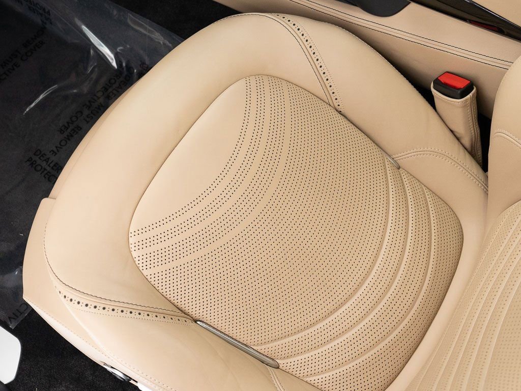 Used 2023 Aston Martin DBX 707 image 19