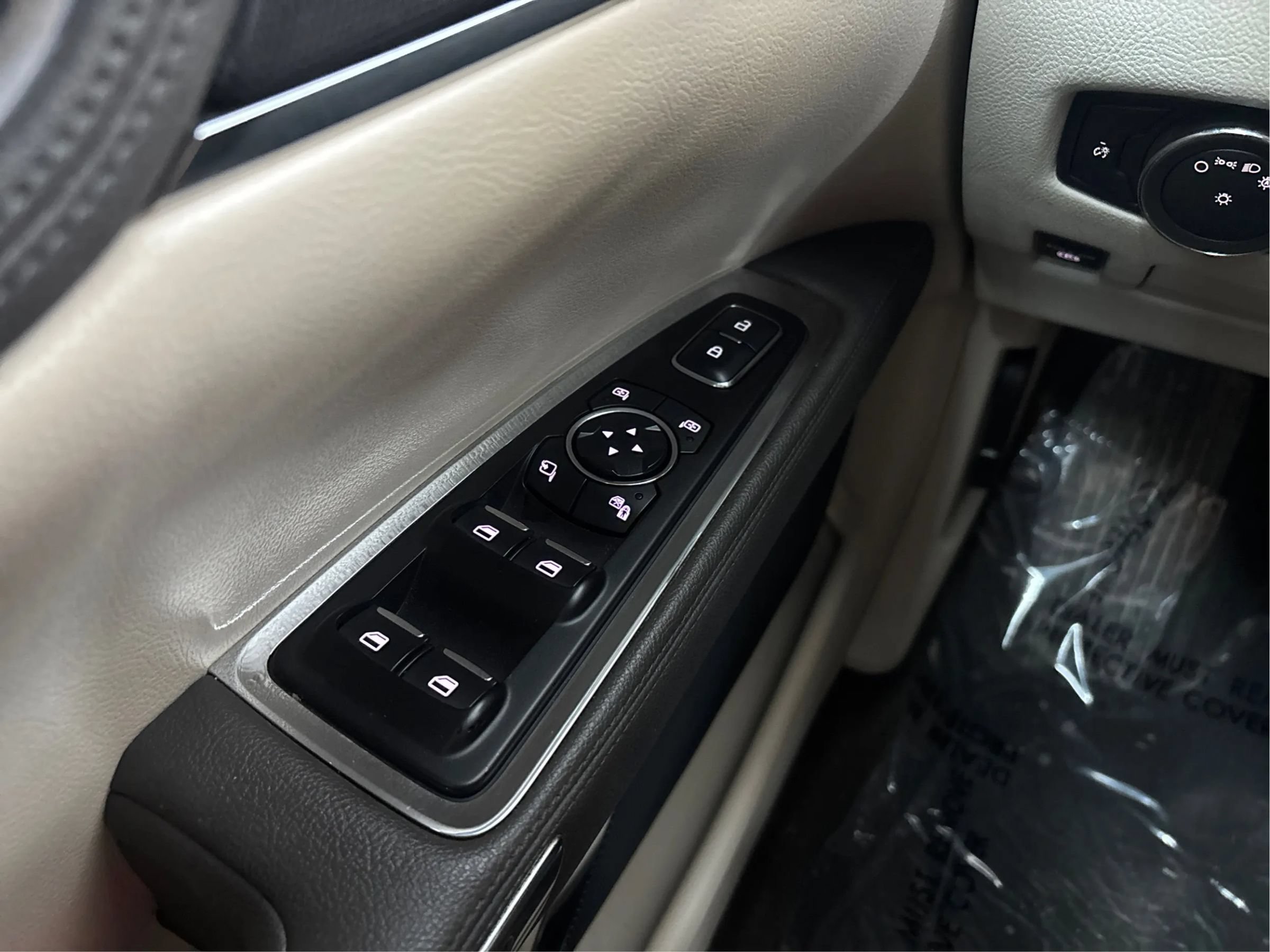 Used 2017 Lincoln Continental Select FWD image 40