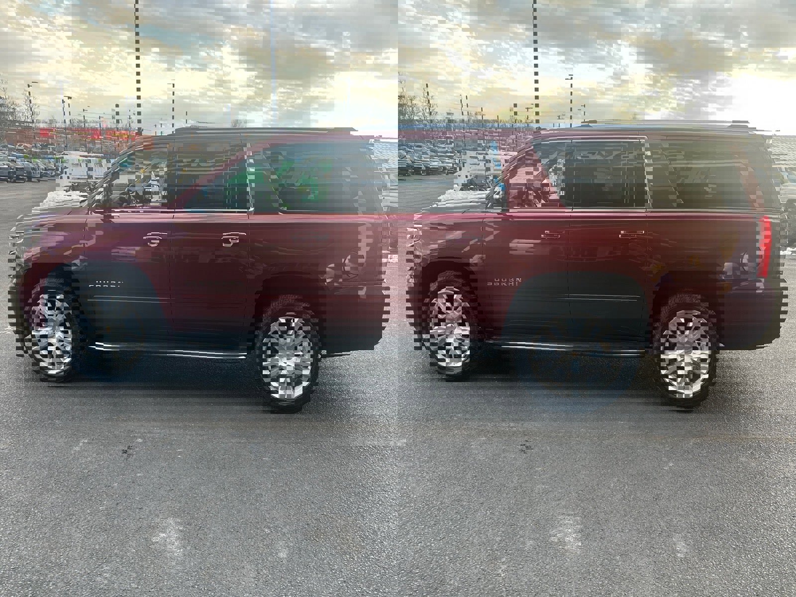 Used 2017 Chevrolet Suburban Premier image 9