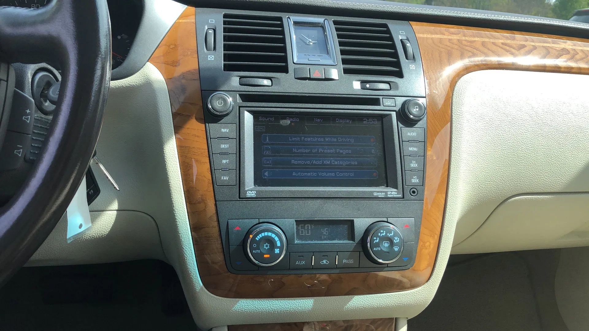 Used 2011 Cadillac DTS Platinum image 35