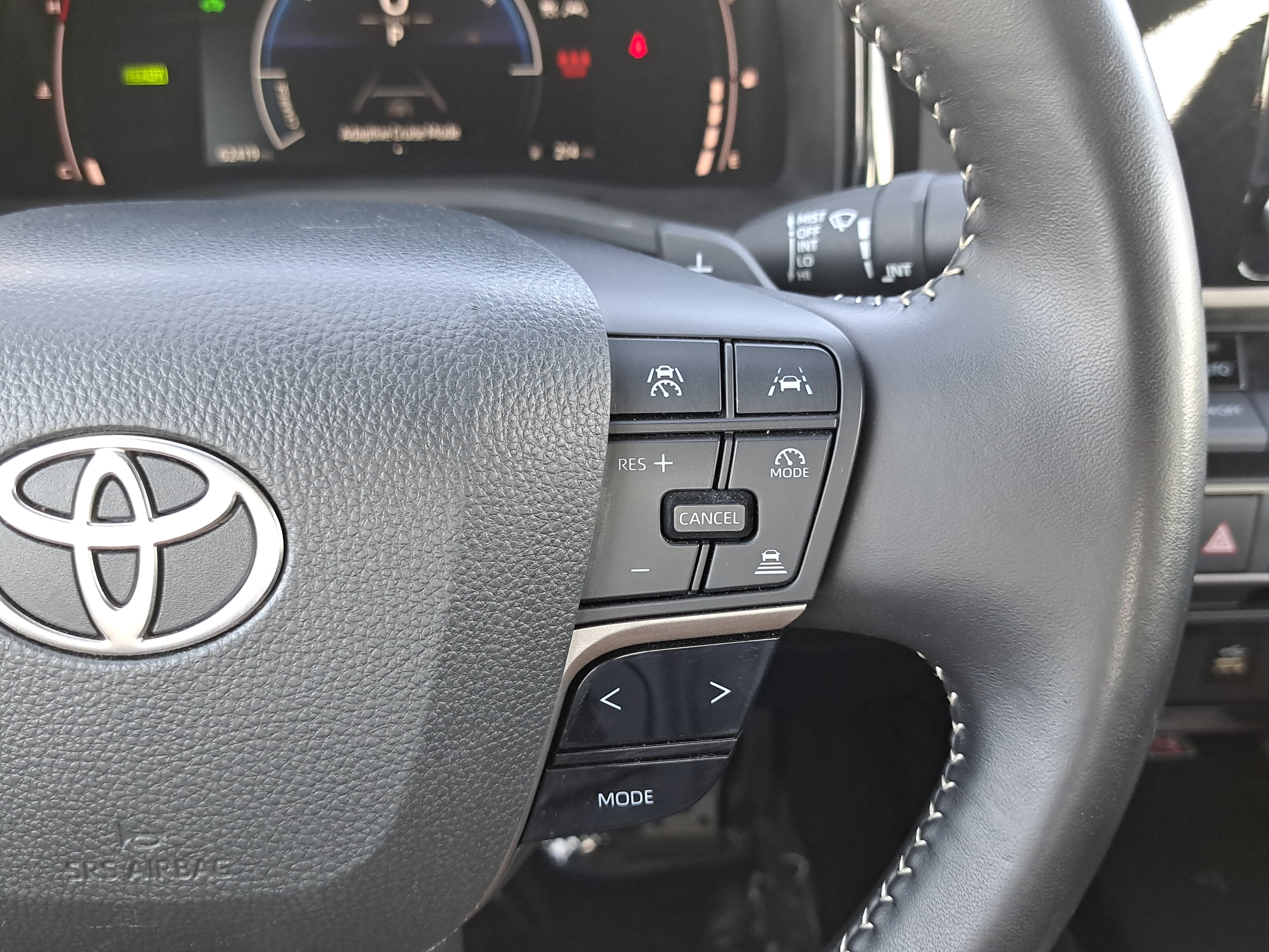 Used 2025 Toyota Camry SE FWD image 18