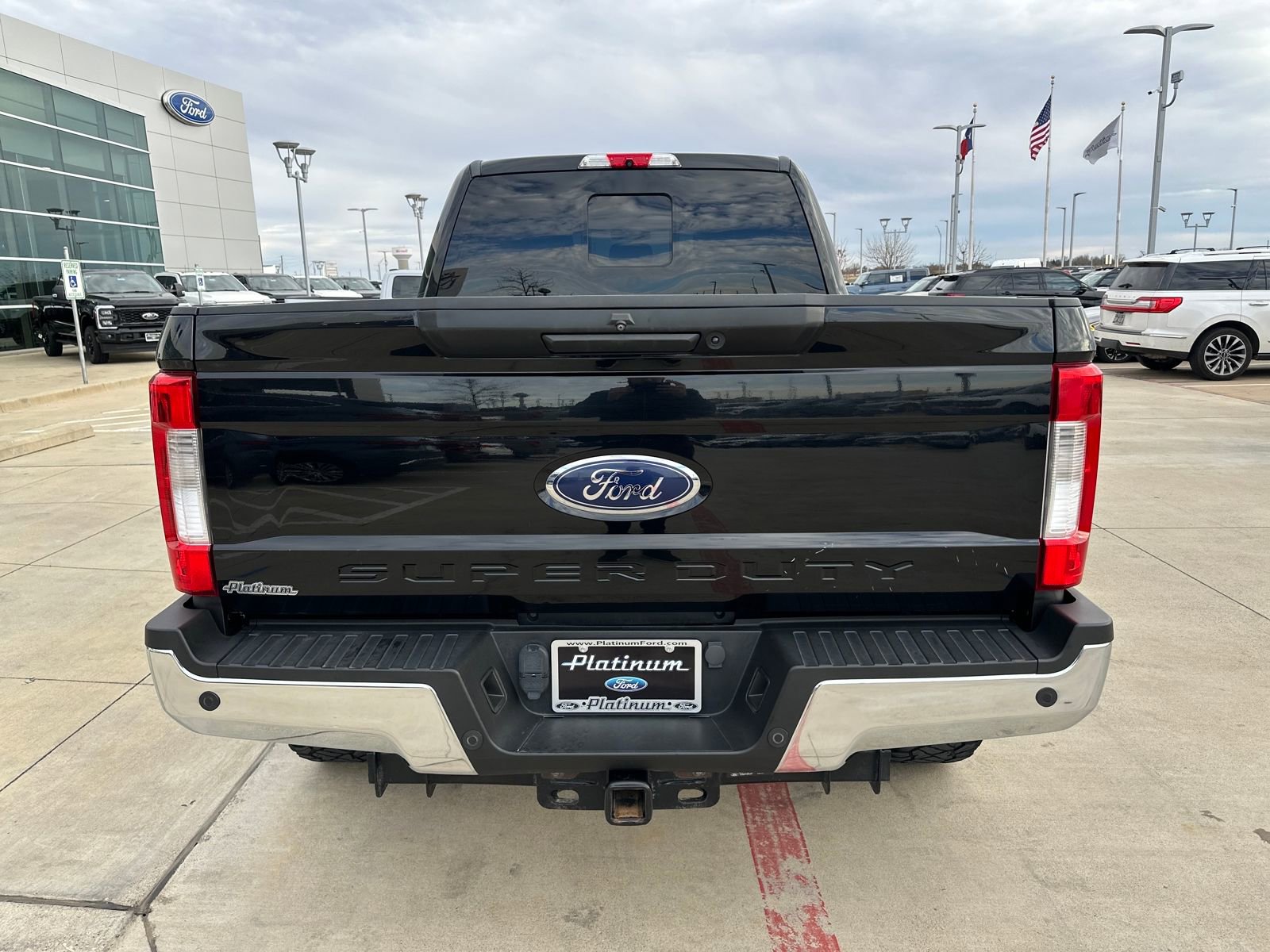 Used 2017 Ford F250 Lariat w/ Chrome Package image 4