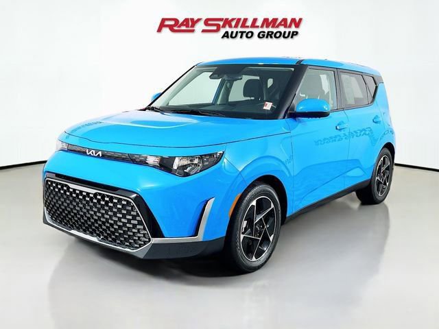 Used 2023 Kia Soul EX image 3