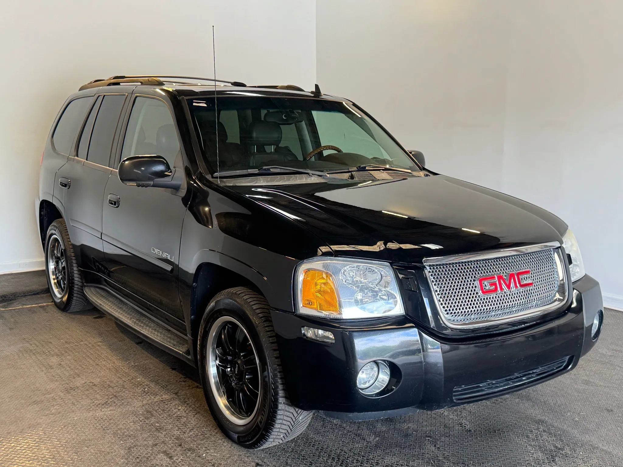 Used 2007 GMC Envoy Denali AWD/4WD image 3