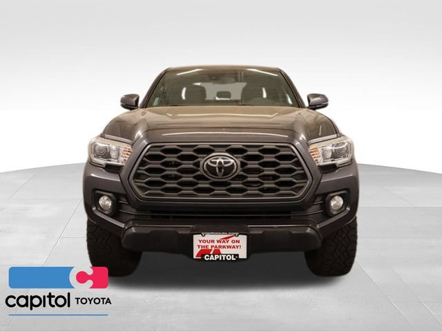 Certified 2020 Toyota Tacoma TRD Off-Road AWD/4WD image 7