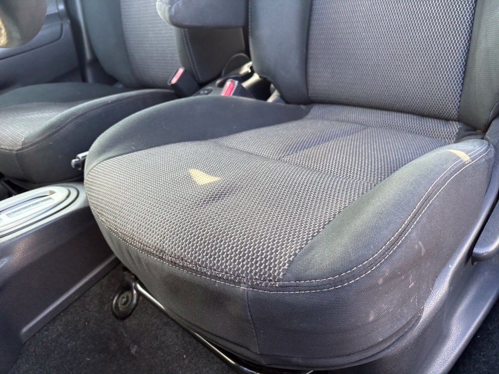 Used 2019 Nissan Versa SV FWD image 11