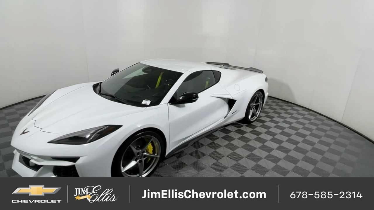 New 2025 Chevrolet Corvette E-Ray w/ ZER Performance Package AWD/4WD image 8