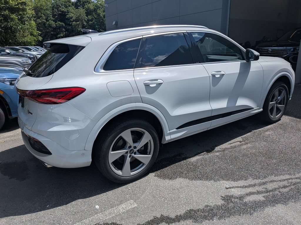 Used 2025 Audi Q5 Premium w/ Premium Plus AWD/4WD image 3
