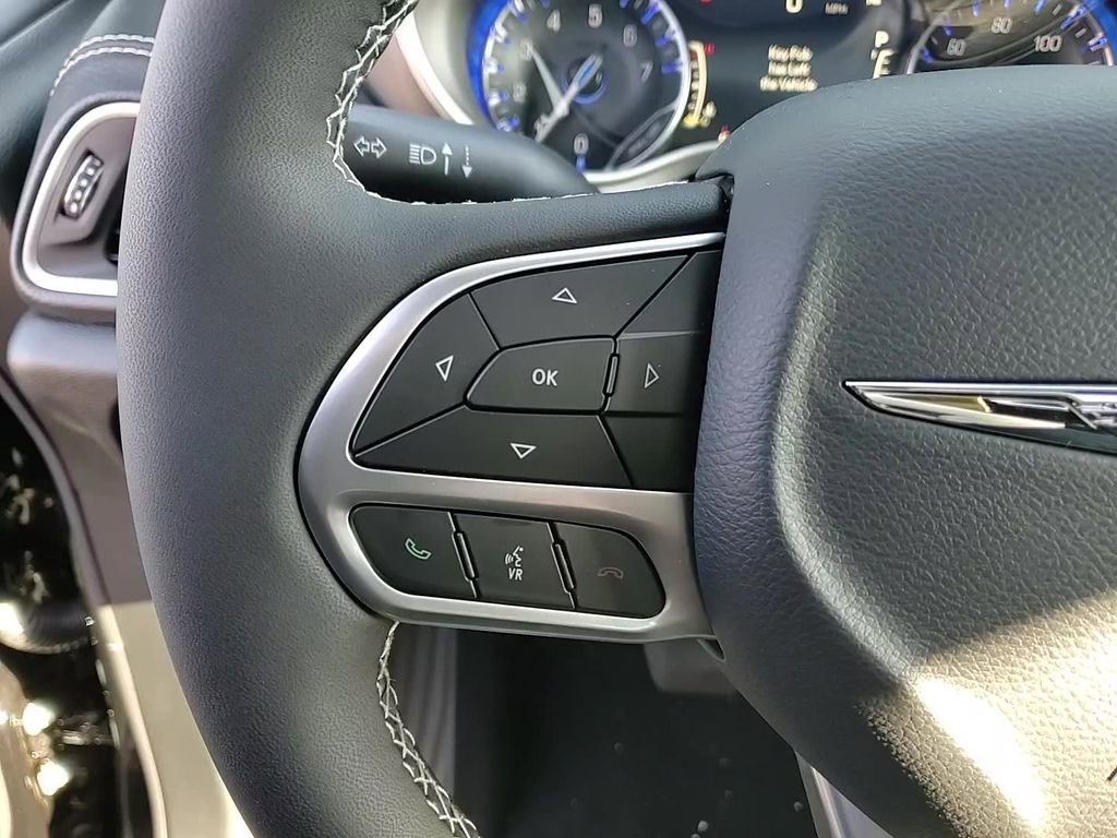New 2026 Chrysler Pacifica Select AWD/4WD image 13