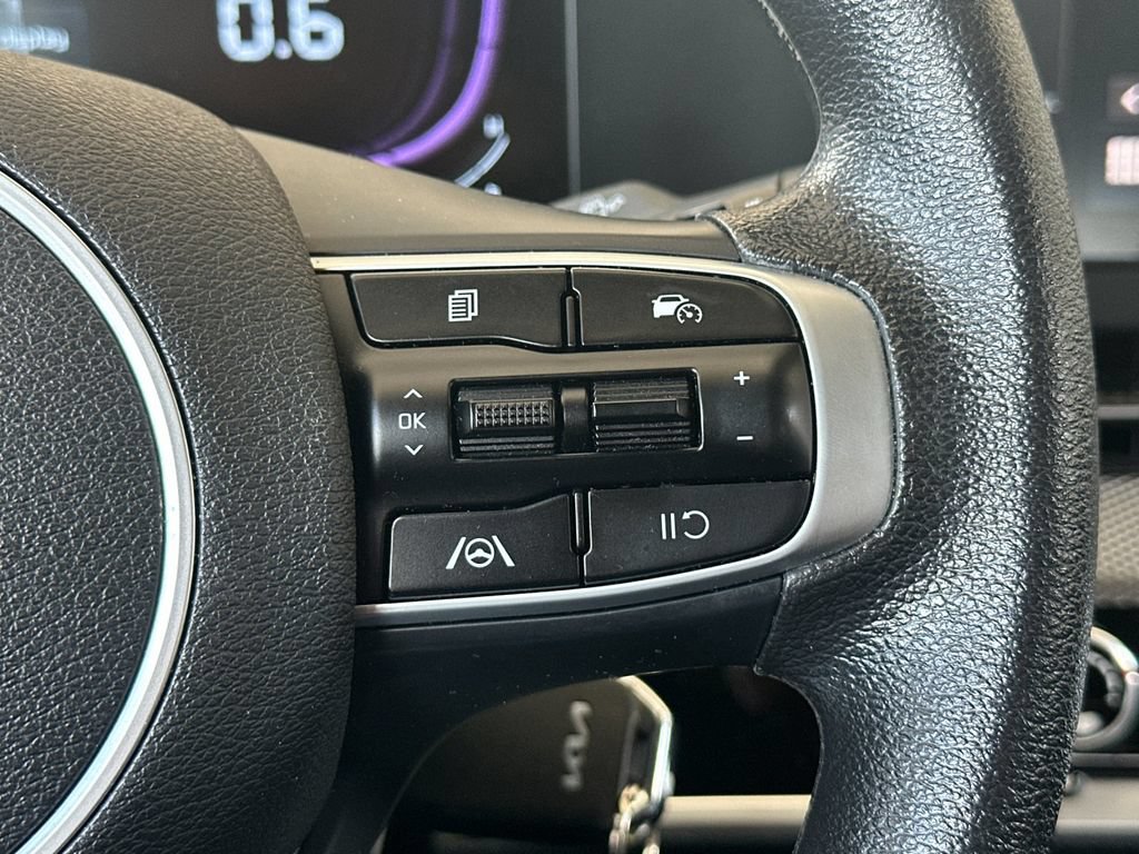 Used 2025 Kia Sportage LX AWD/4WD image 23
