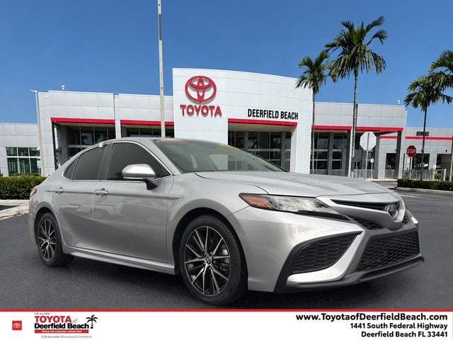 Certified 2024 Toyota Camry SE FWD image 1