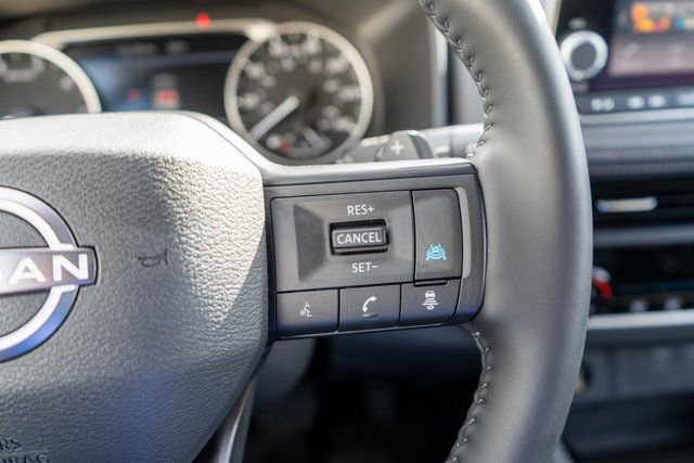 Certified 2025 Nissan Rogue SV image 25