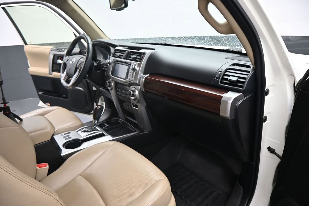 Used 2014 Toyota 4Runner Limited RWD image 2