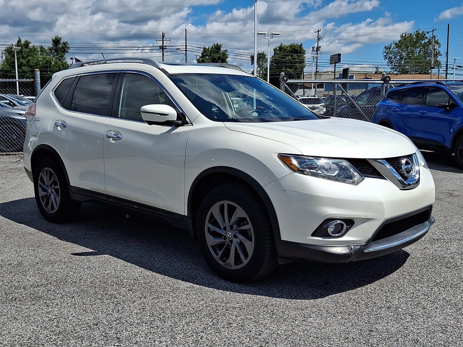 Used 2016 Nissan Rogue SL AWD/4WD image 3