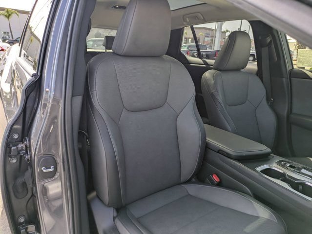 Used 2023 Lexus RZ 450e Premium w/ Technology Package AWD/4WD image 34