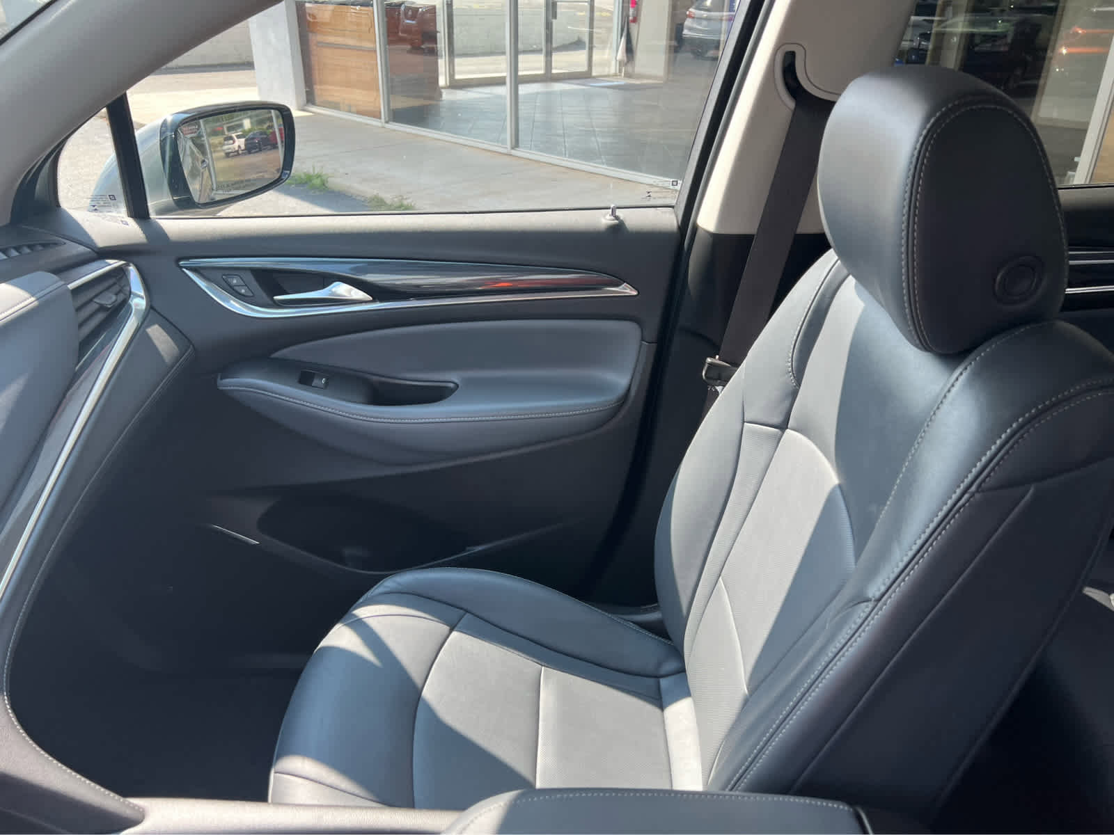 Used 2021 Buick Enclave Essence w/ Sound and Sites Package image 26