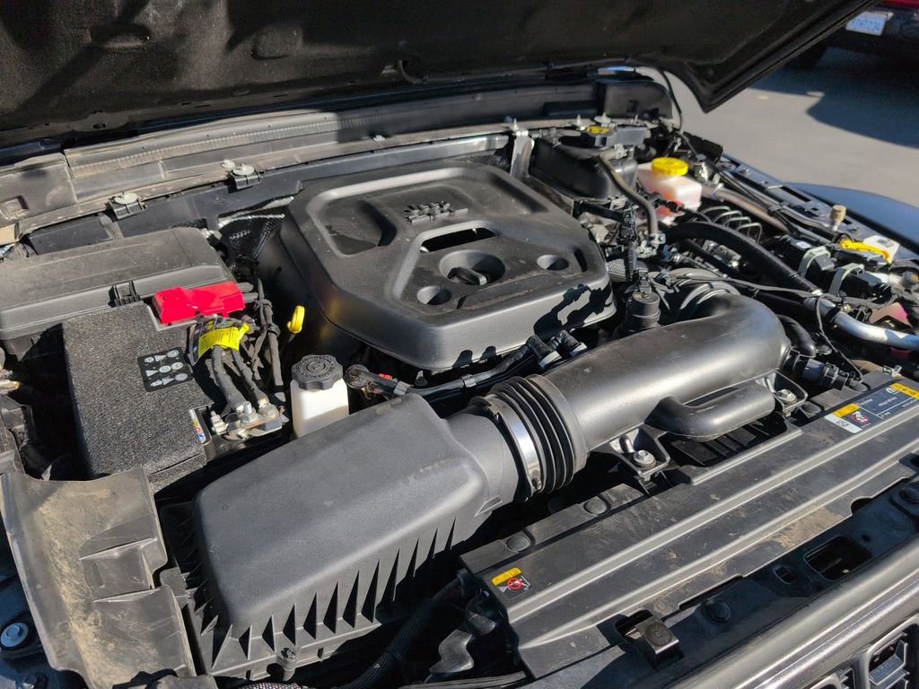 Used 2025 Jeep Wrangler Unlimited Rubicon w/ Convenience Group image 35