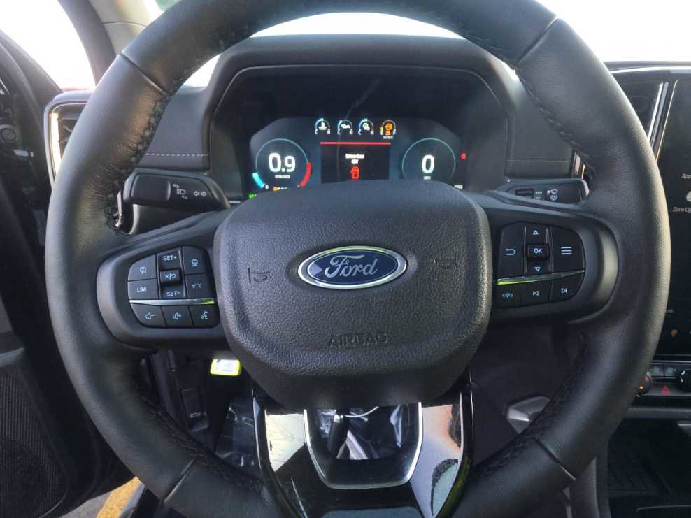 Used 2024 Ford Ranger Lariat w/ FX4 Off-Road Package image 12