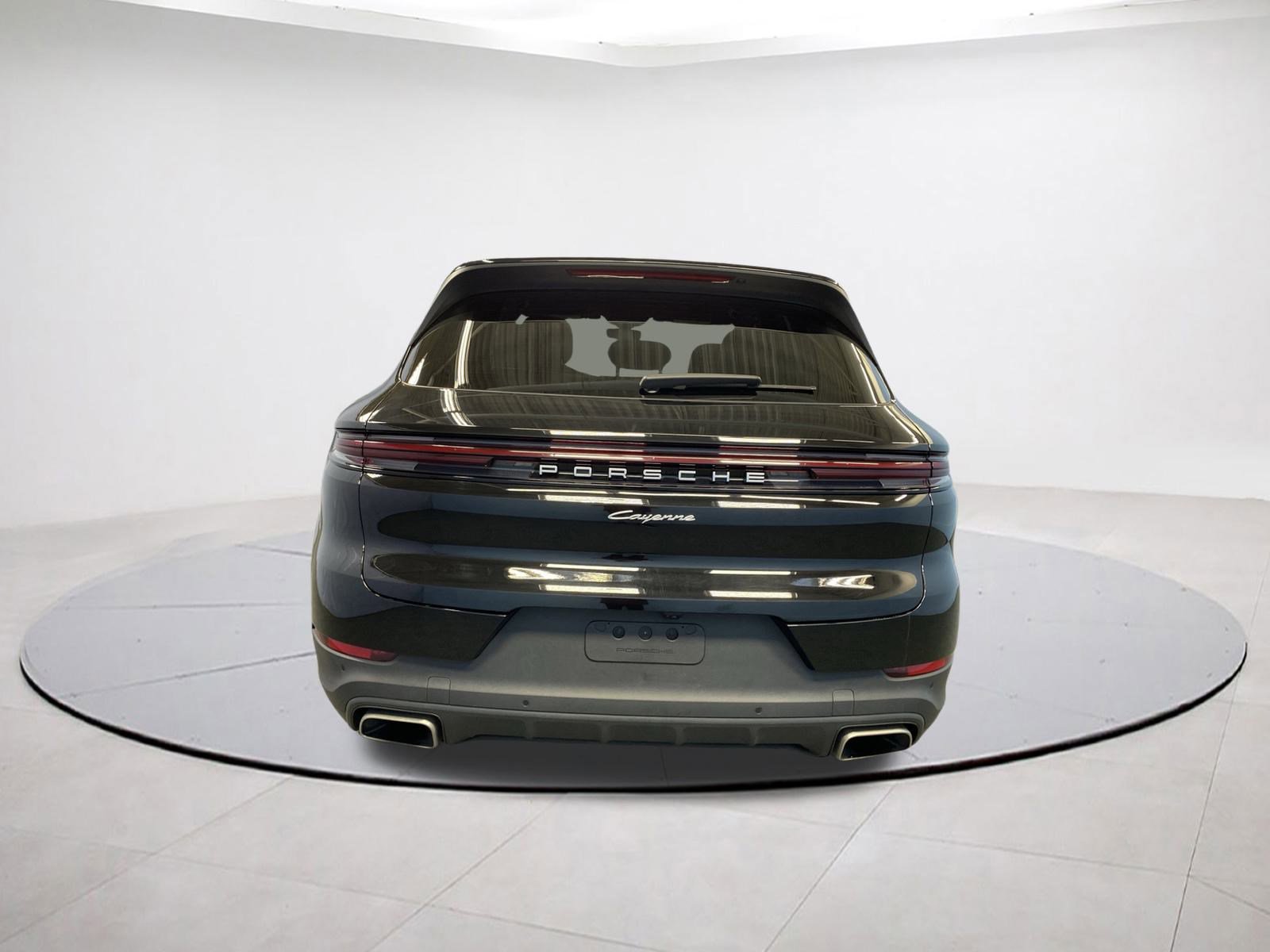Used 2024 Porsche Cayenne image 5