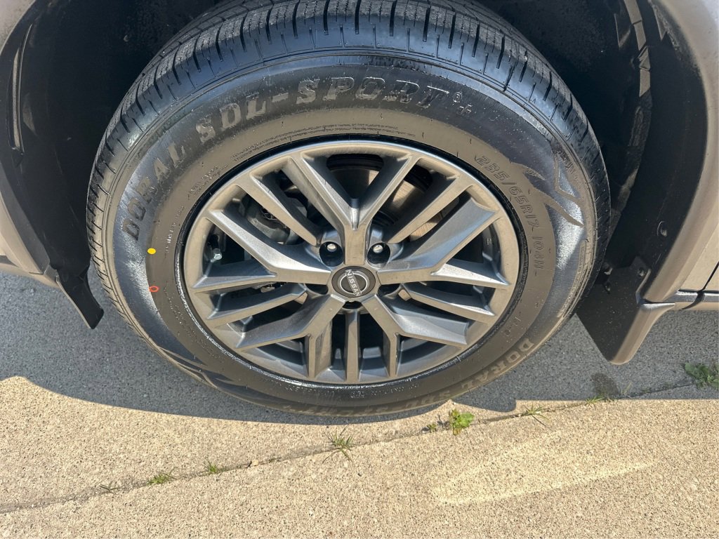 Used 2023 Nissan Rogue S image 22