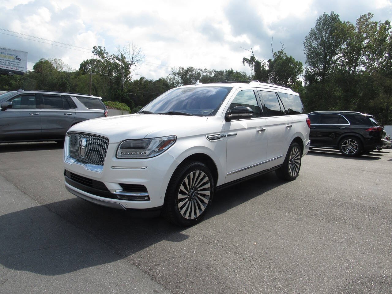 Used 2019 Lincoln Navigator Reserve w/ Cargo Package AWD/4WD image 8