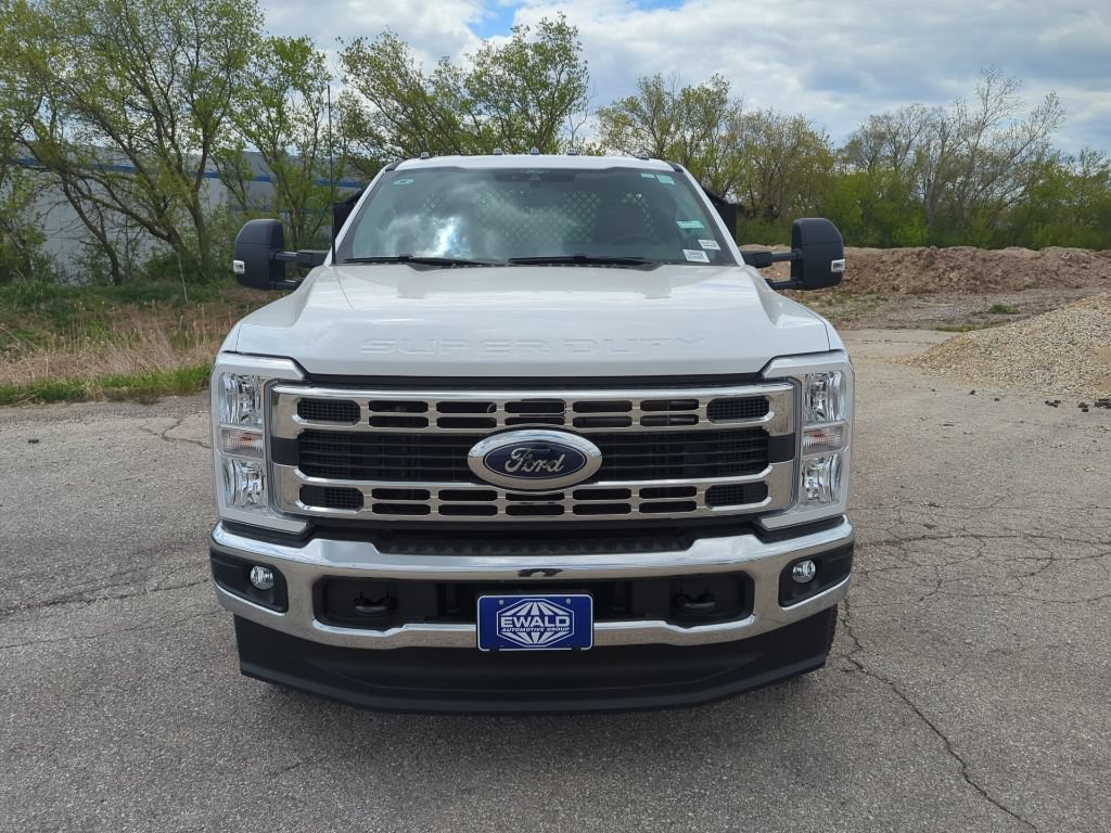New 2026 Ford F350 XL w/ XL Chrome Package AWD/4WD image 3