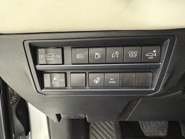 Used 2024 Toyota Sequoia Capstone image 10