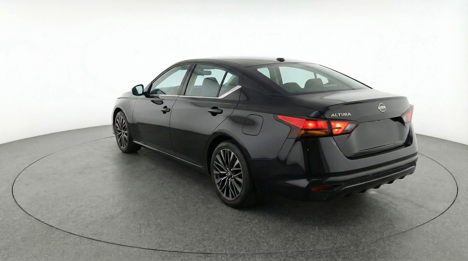 Used 2025 Nissan Altima 2.5 SV FWD image 6