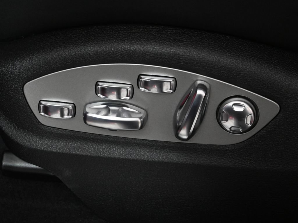 Used 2026 Porsche Macan S AWD/4WD image 31