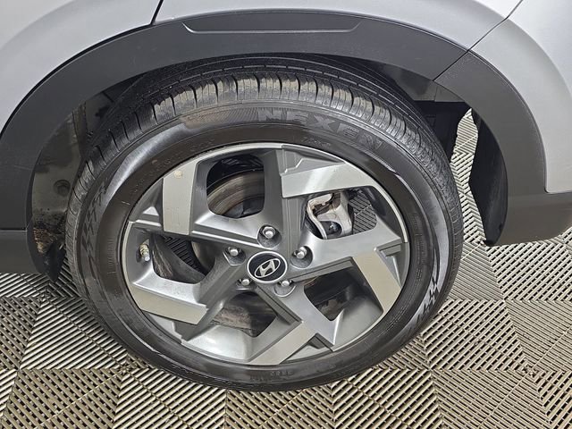 Used 2025 Hyundai Venue SEL image 17