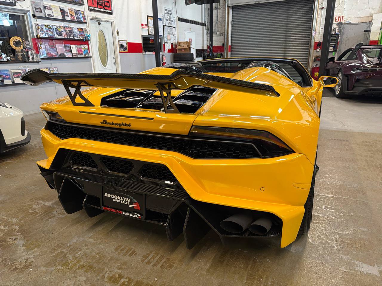 Used 2016 Lamborghini Huracan LP 610-4 AWD/4WD image 6