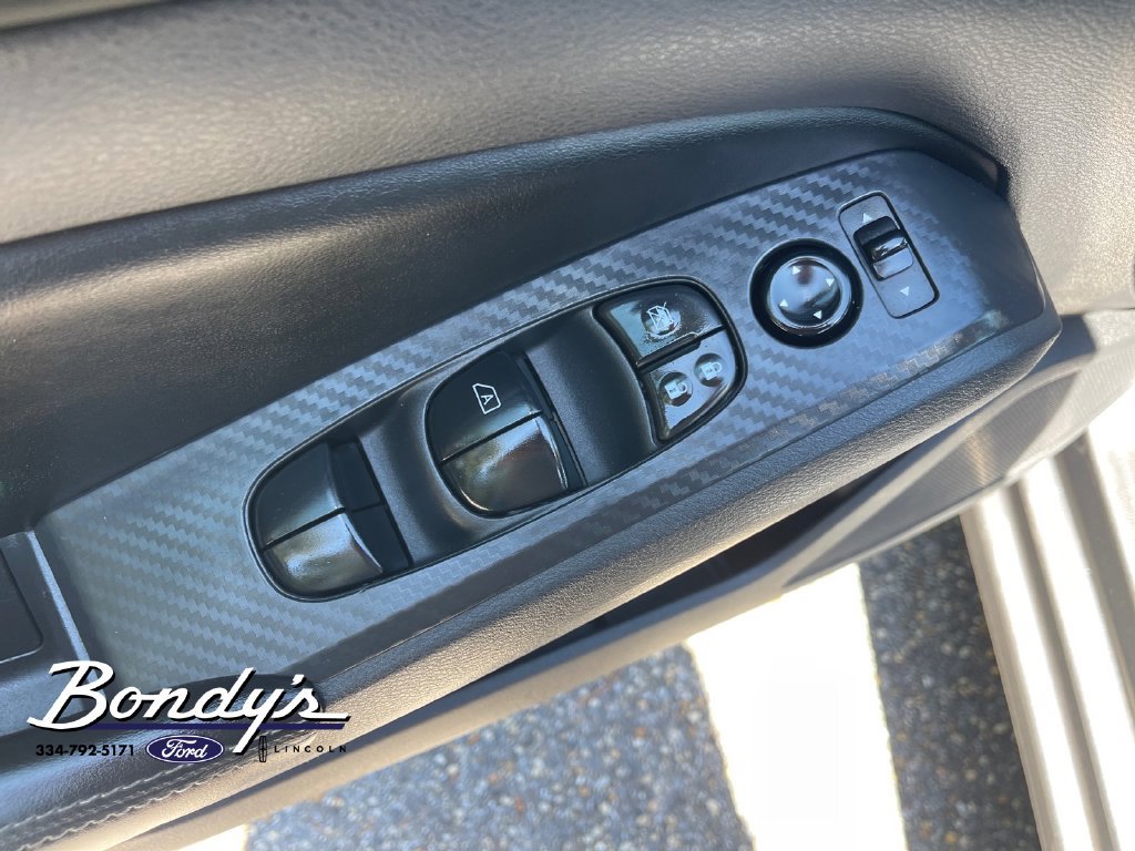 Used 2025 Nissan Altima 2.5 SV FWD image 8