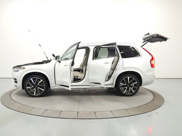 Used 2024 Volvo XC90 B6 Plus image 12