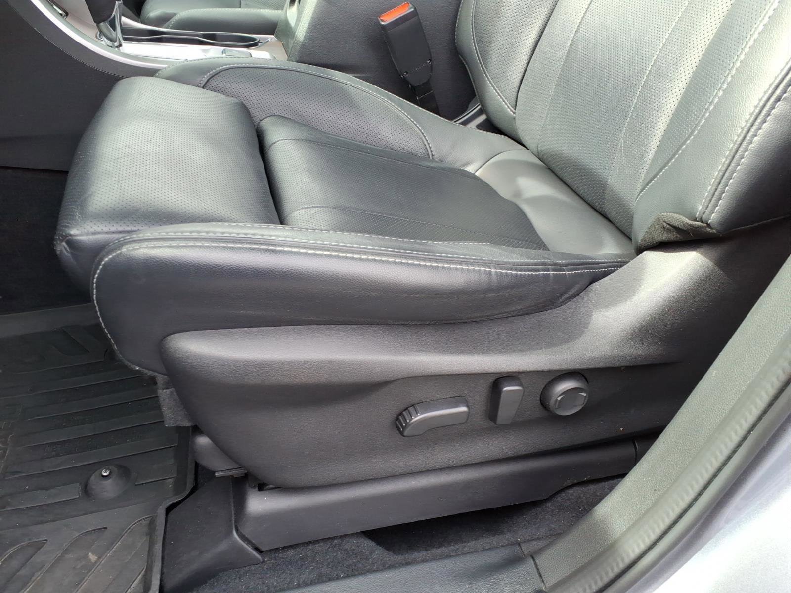 Used 2022 Subaru Ascent Touring w/ Popular Package #2A image 11