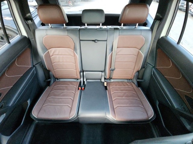 Used 2024 Volkswagen Tiguan SEL R-Line image 12