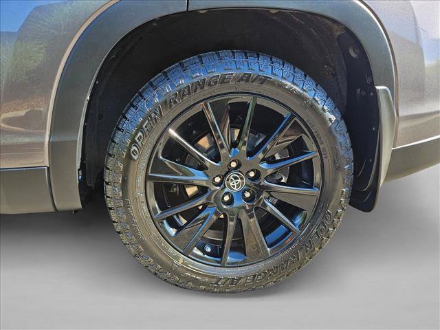 Used 2019 Toyota Highlander SE AWD/4WD image 9