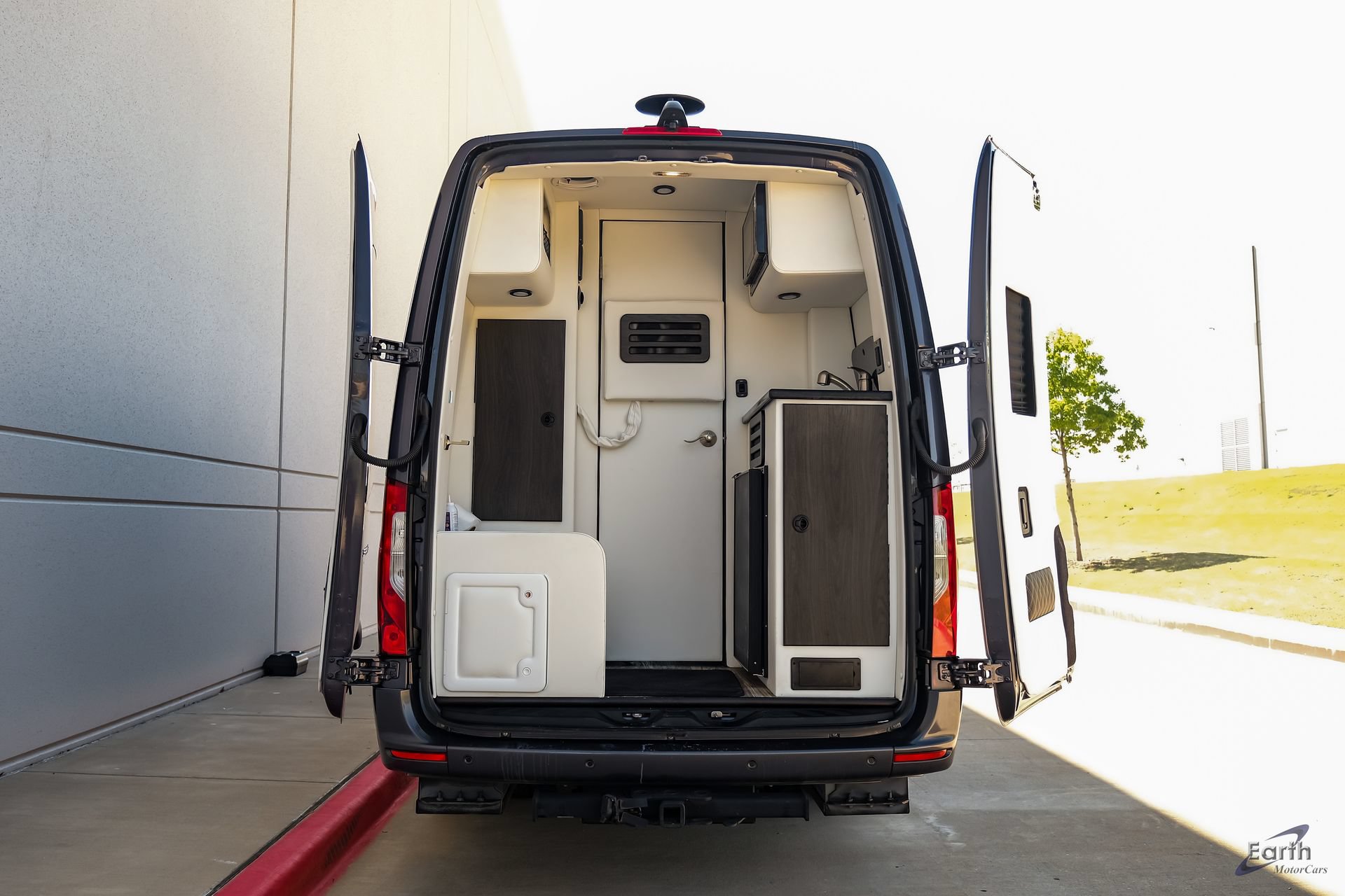 Used 2021 Mercedes-Benz Sprinter 3500 w/ Comfort Plus Package image 75