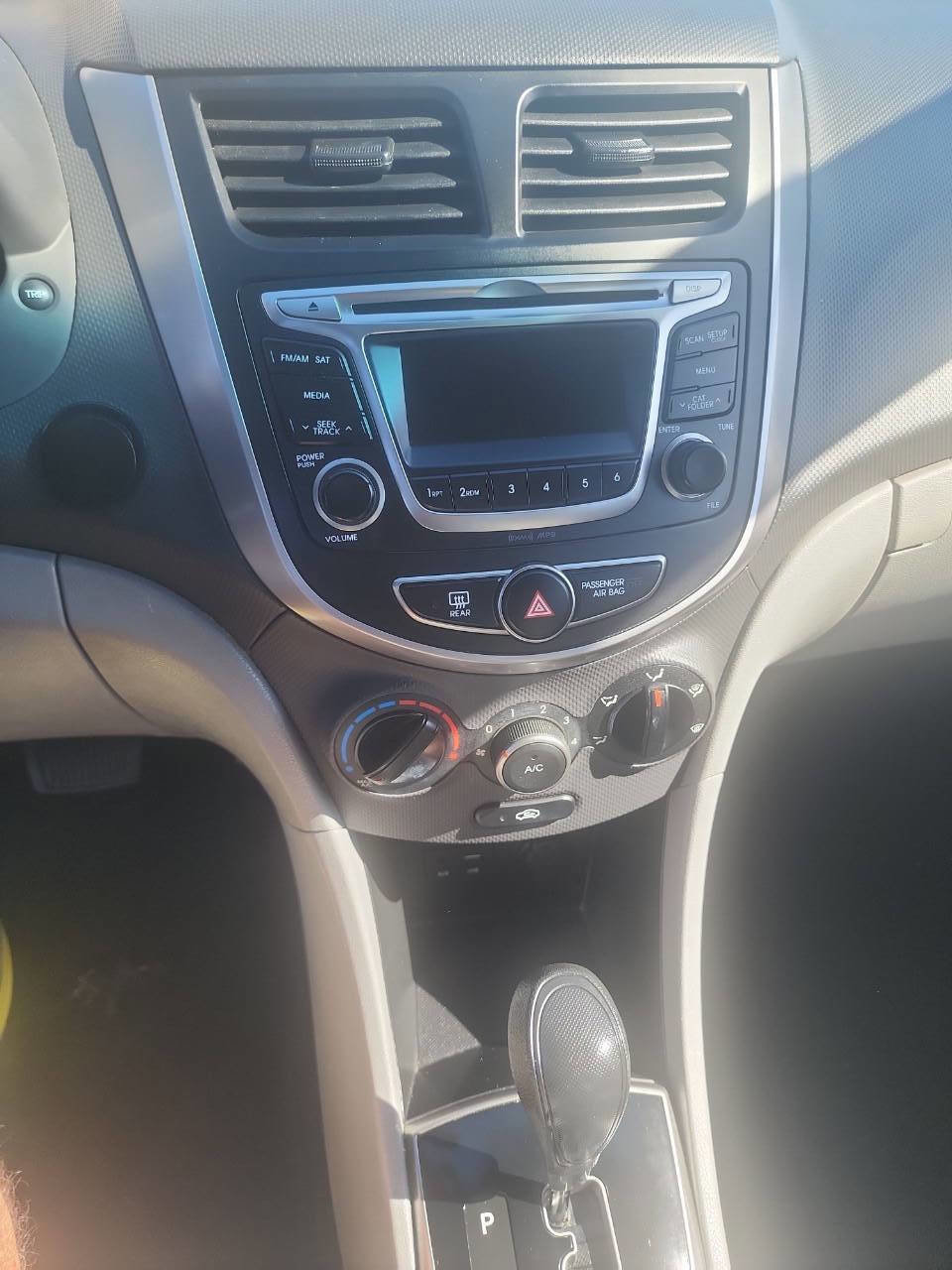 Used 2016 Hyundai Accent SE FWD image 10