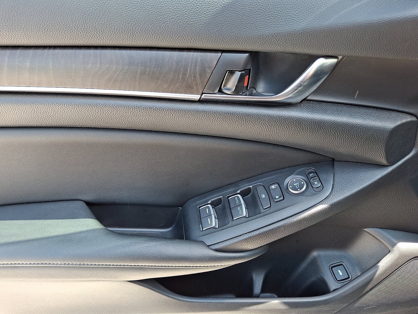 Used 2021 Honda Accord EX image 12
