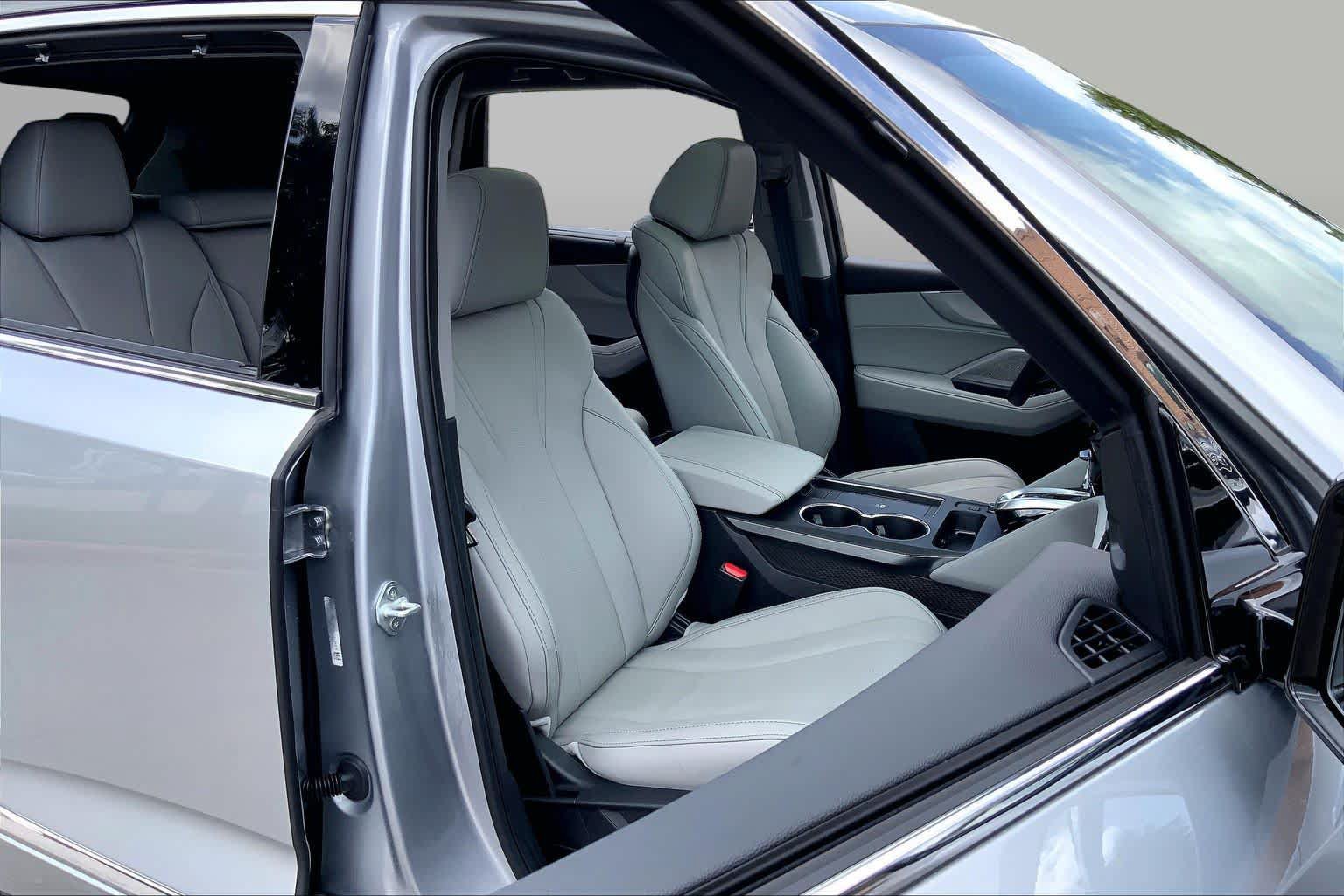 Used 2026 Acura MDX SH-AWD w/ Technology Package image 9