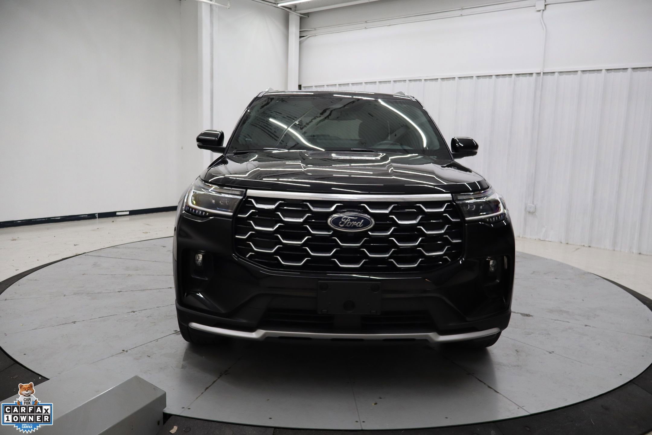 Certified 2025 Ford Explorer Platinum w/ LUX Leather Package image 11