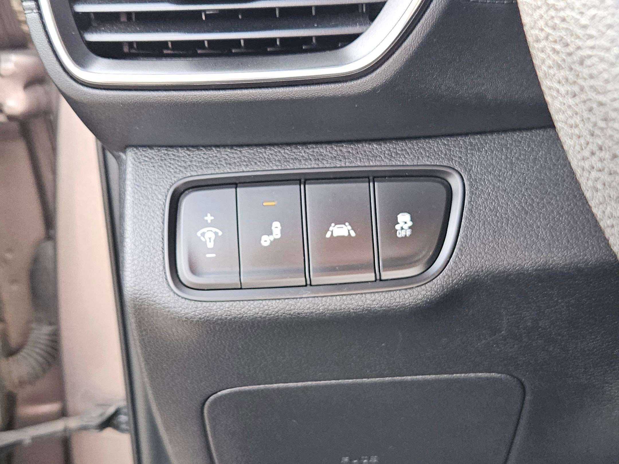 Used 2020 Hyundai Santa Fe SEL image 15